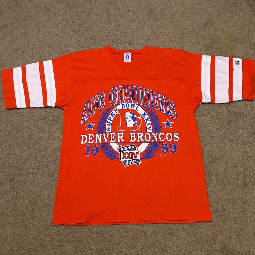 MENS. Size Large, 1989 Denver Broncos t-shirt